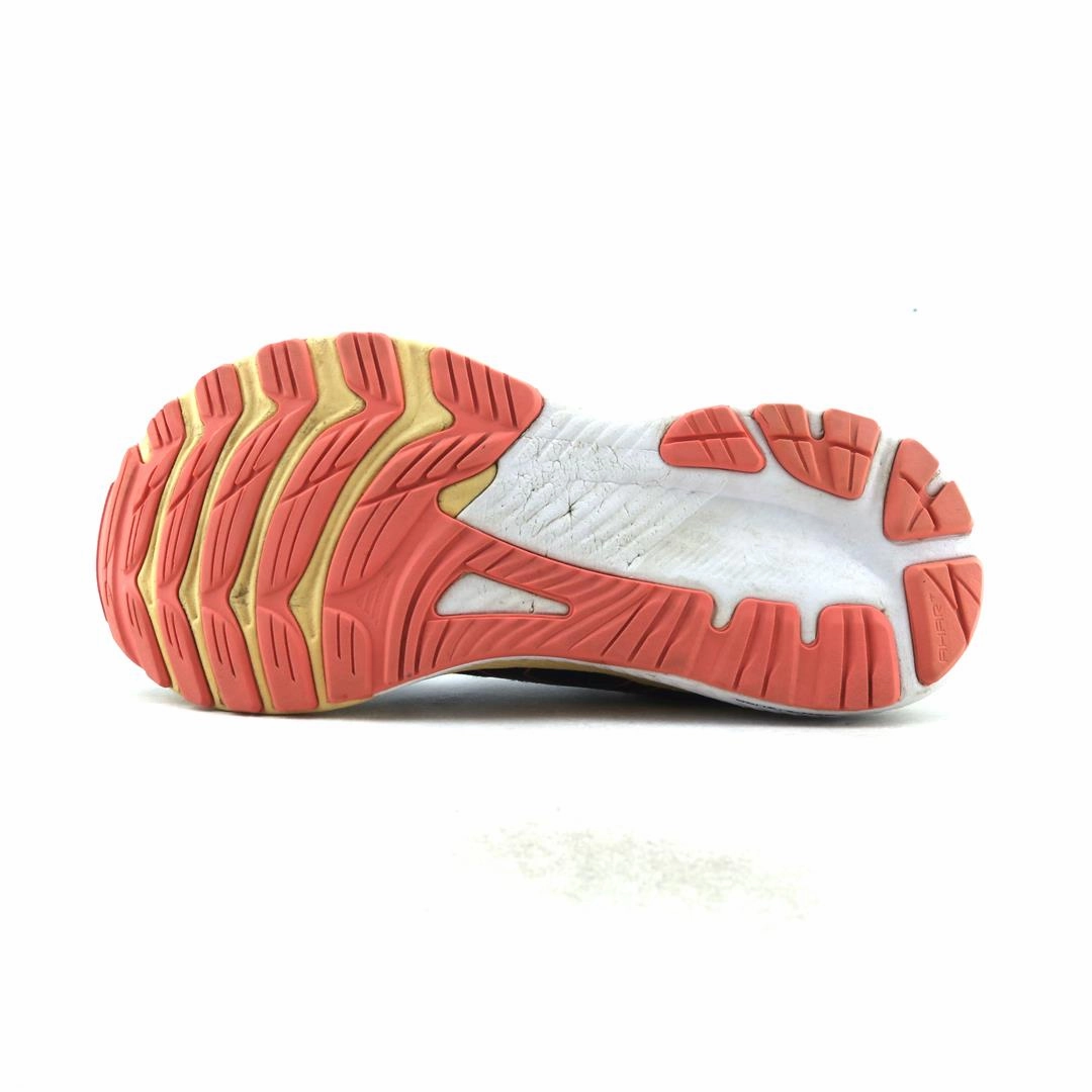 ASICS GEL KAYANO 29 performance running shoe photos