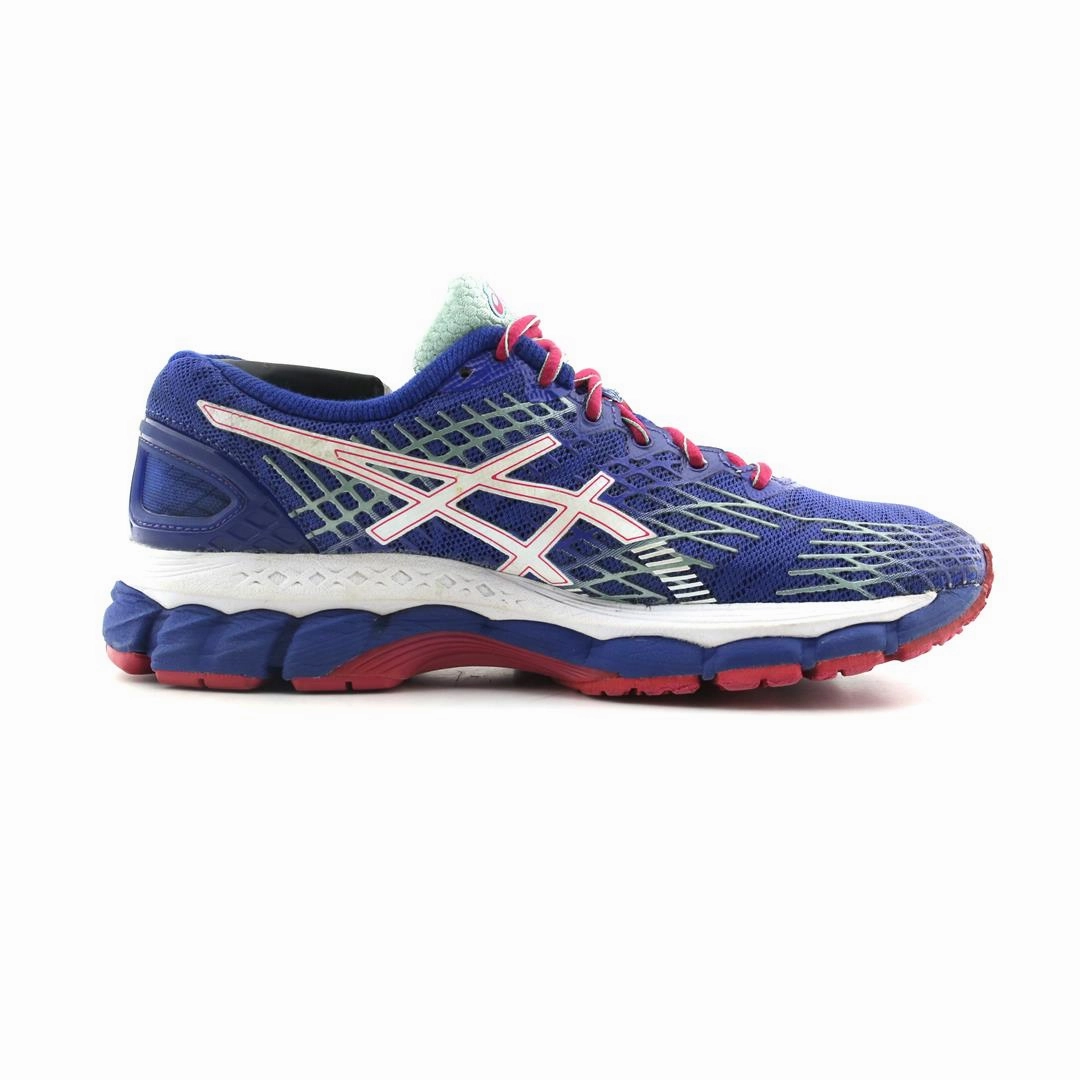 ASICS GEL-NIMBUS 17 sporty Asics footwear images