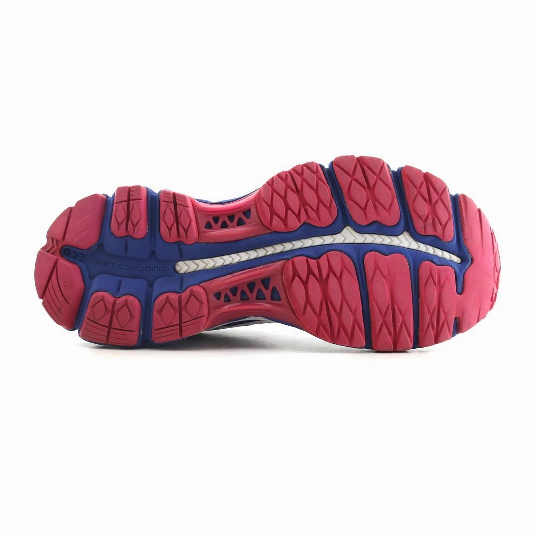 ASICS GEL-NIMBUS 17 sporty Asics footwear images