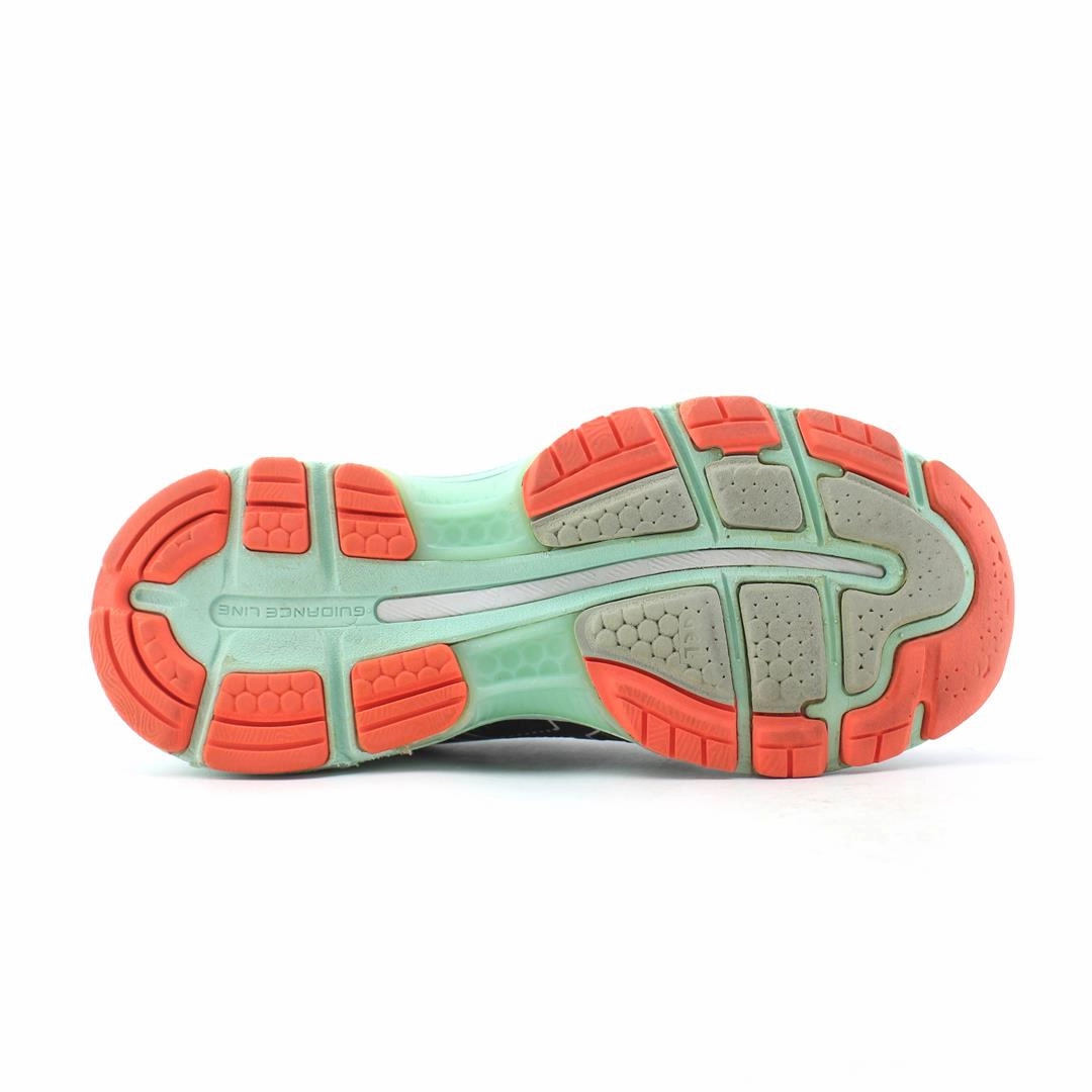 ASICS GEL NIMBUS 19 sporty Asics footwear images
