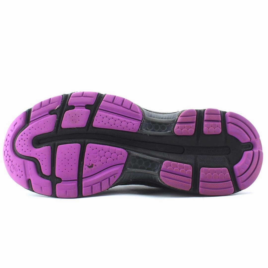 ASICS GEL-NIMBUS 20 sporty Asics footwear images