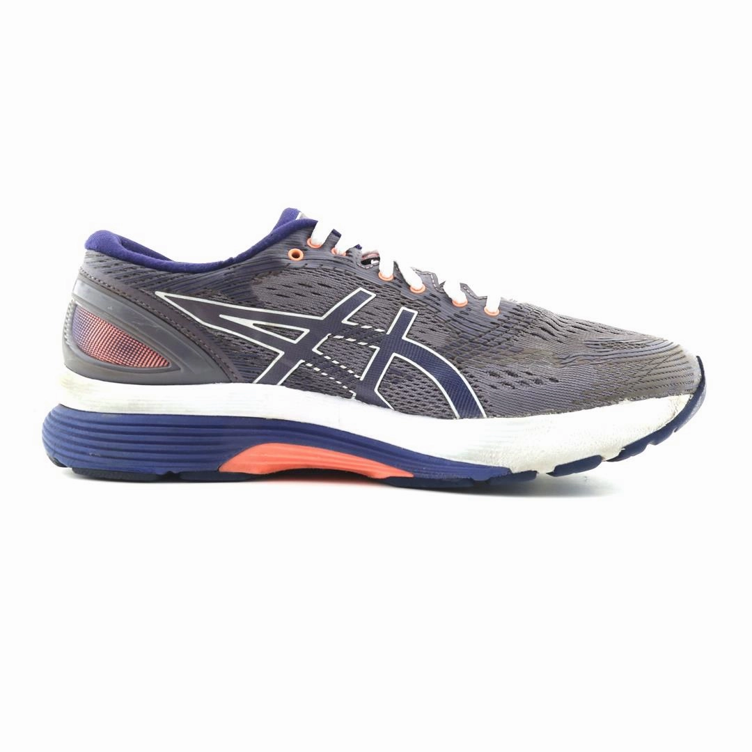ASICS GEL NIMBUS 21 lightweight athletic shoe visuals