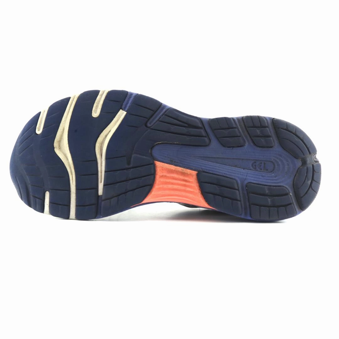 ASICS GEL NIMBUS 21 lightweight athletic shoe visuals