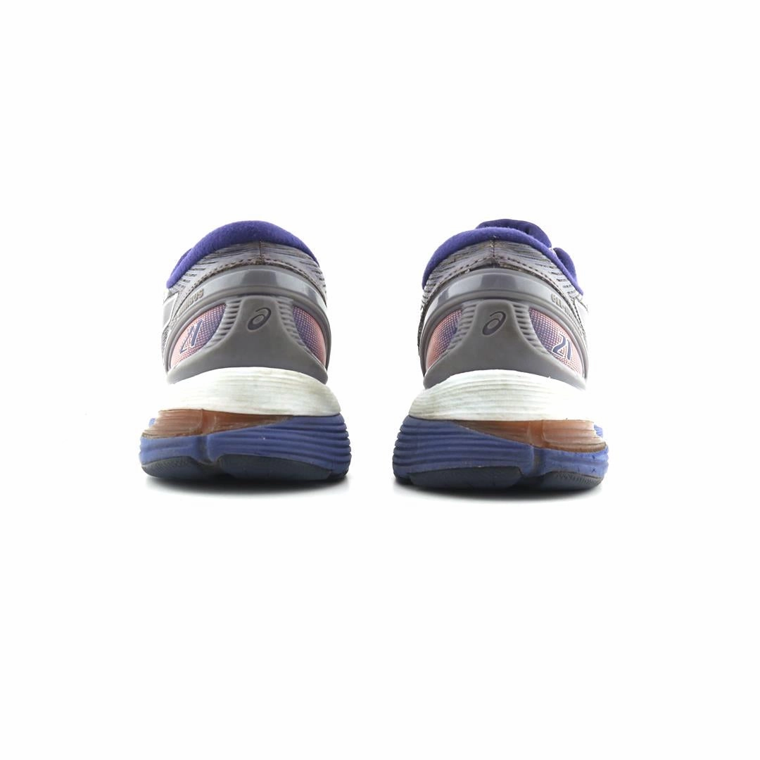 ASICS GEL NIMBUS 21 lightweight athletic shoe visuals