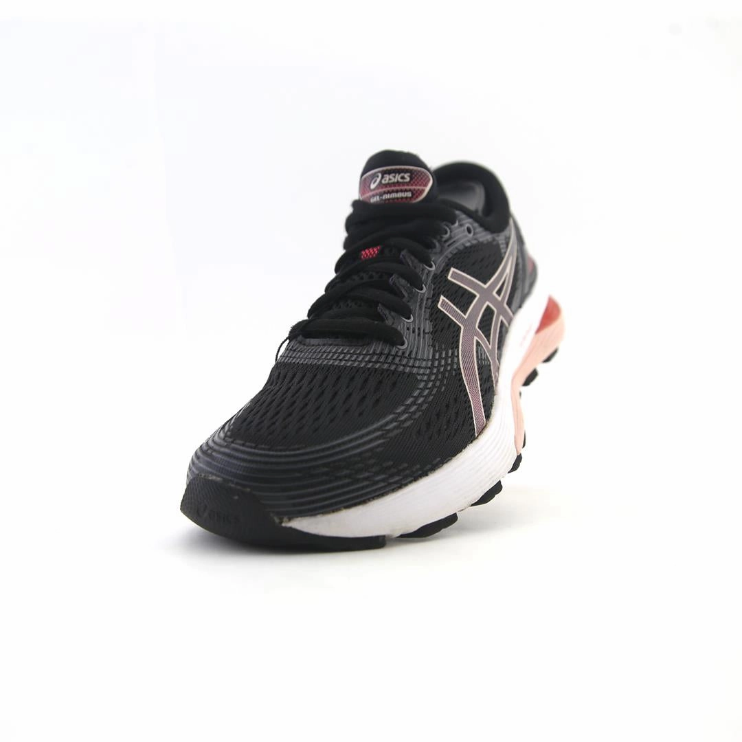 ASICS GEL NIMBUS 21 sporty Asics footwear images