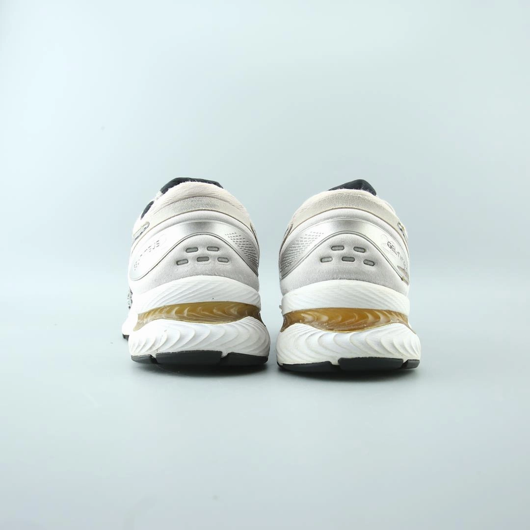 ASICS GEL NIMBUS 22 performance running shoe photos
