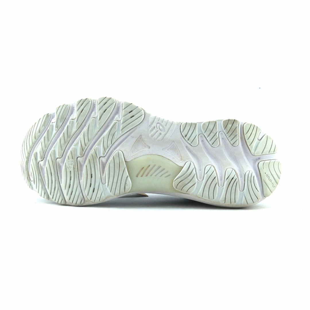 ASICS GEL-NIMBUS 23 performance running shoe photos