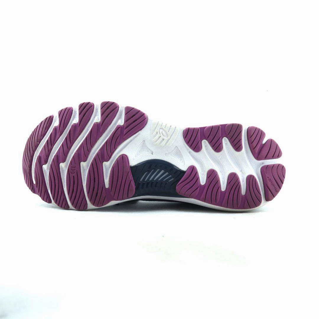 ASICS GEL NIMBUS 23 performance running shoe photos