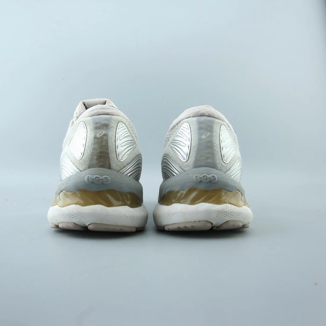 ASICS GEL NIMBUS 23 performance running shoe photos