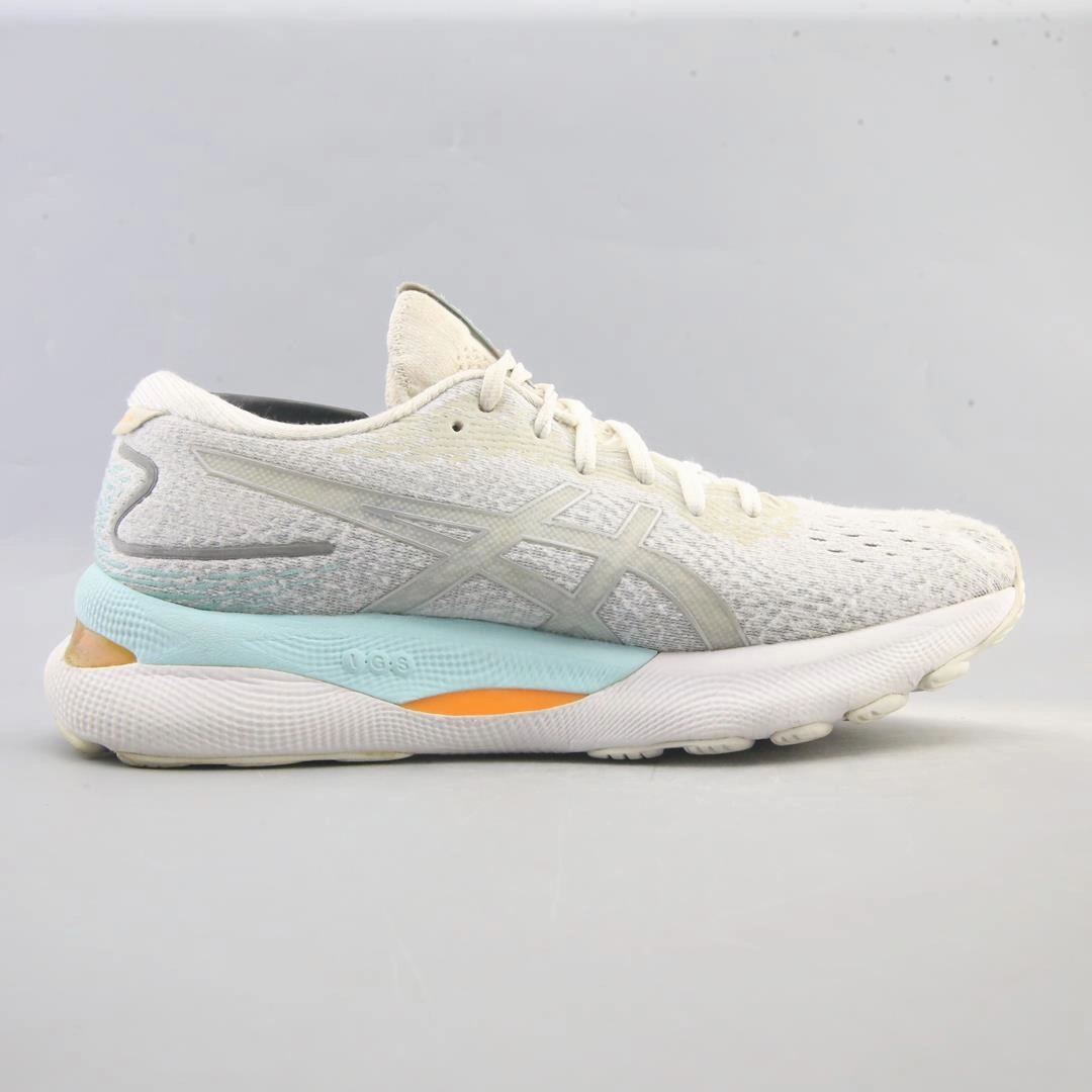 ASICS GEL NIMBUS 24 sporty Asics footwear images