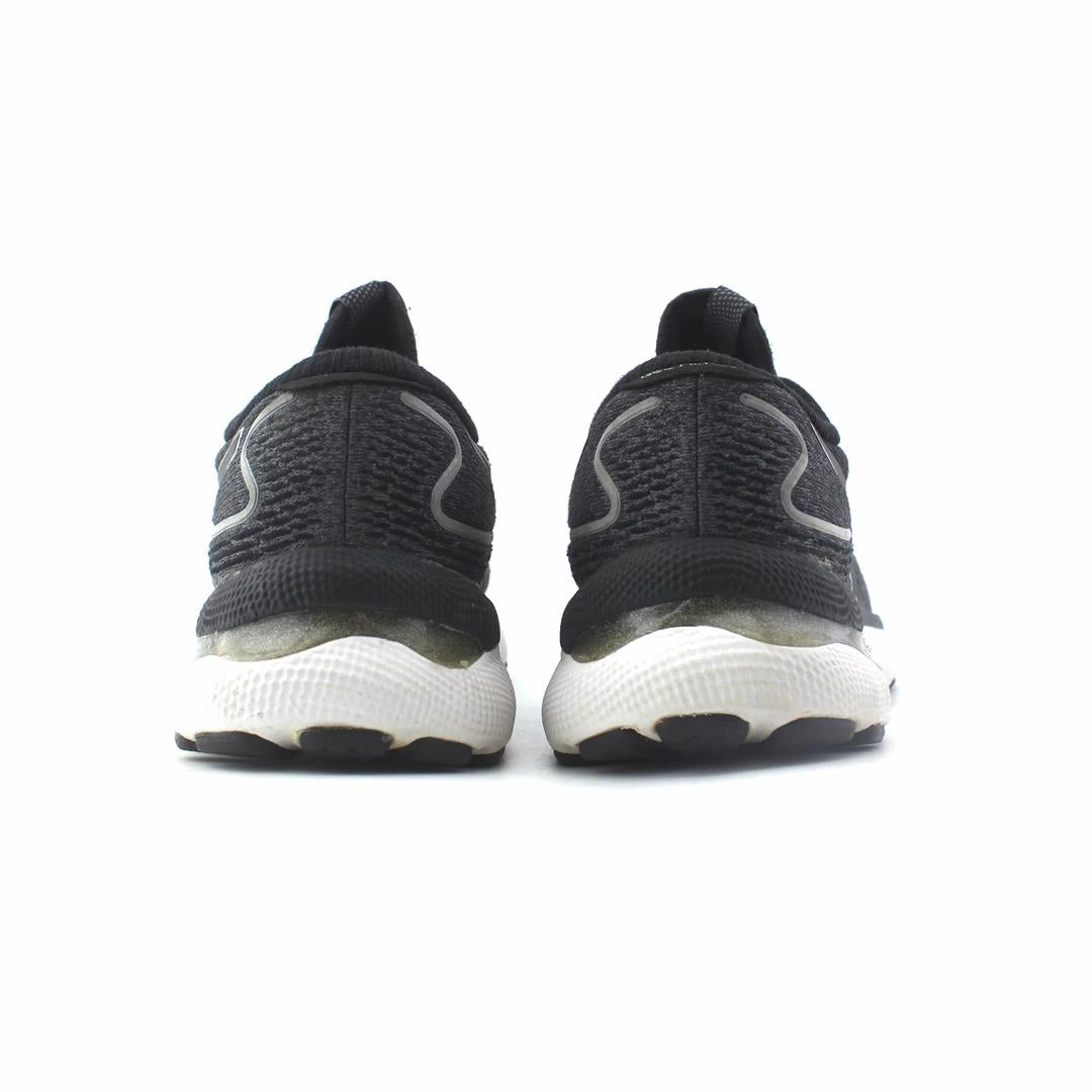 ASICS GEL NIMBUS 24 sporty Asics footwear images