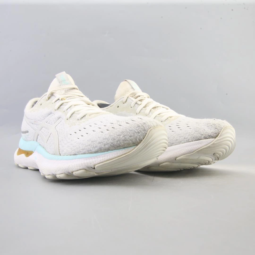 ASICS GEL NIMBUS 24 sporty Asics footwear images