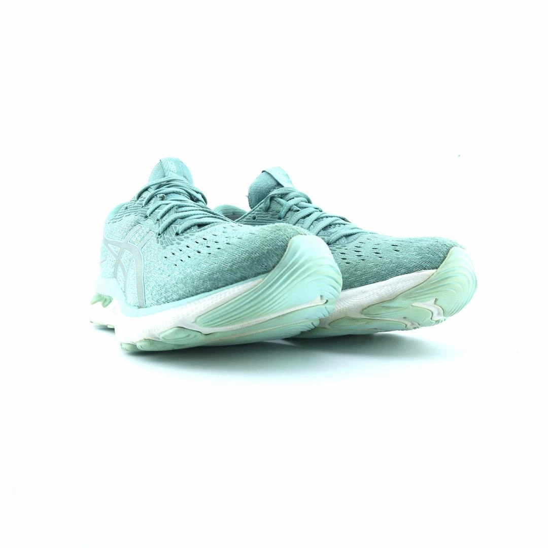 ASICS GEL NIMBUS 24 trainer shoe design snapshots