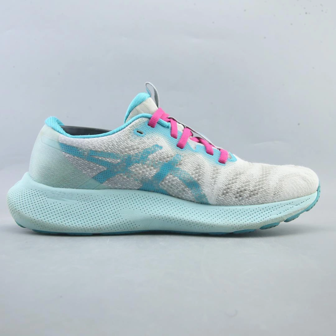 ASICS GEL NIMBUS LITE 2 lightweight athletic shoe visuals