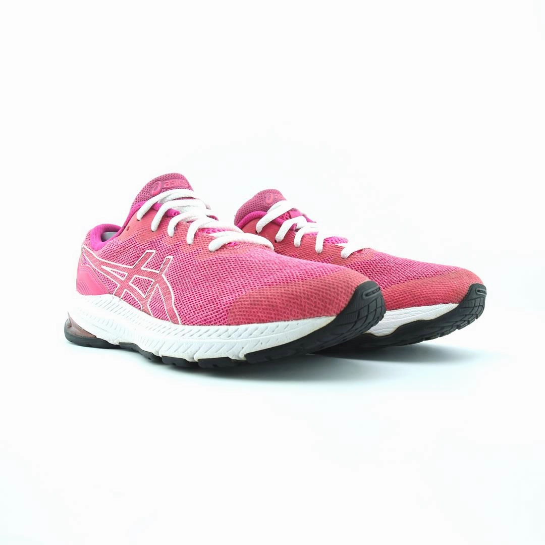 ASICS GT 1000 11 performance running shoe photos