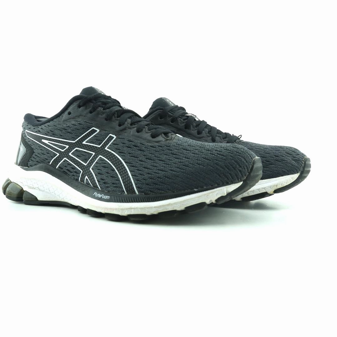 ASICS GT 1000 9 lightweight athletic shoe visuals