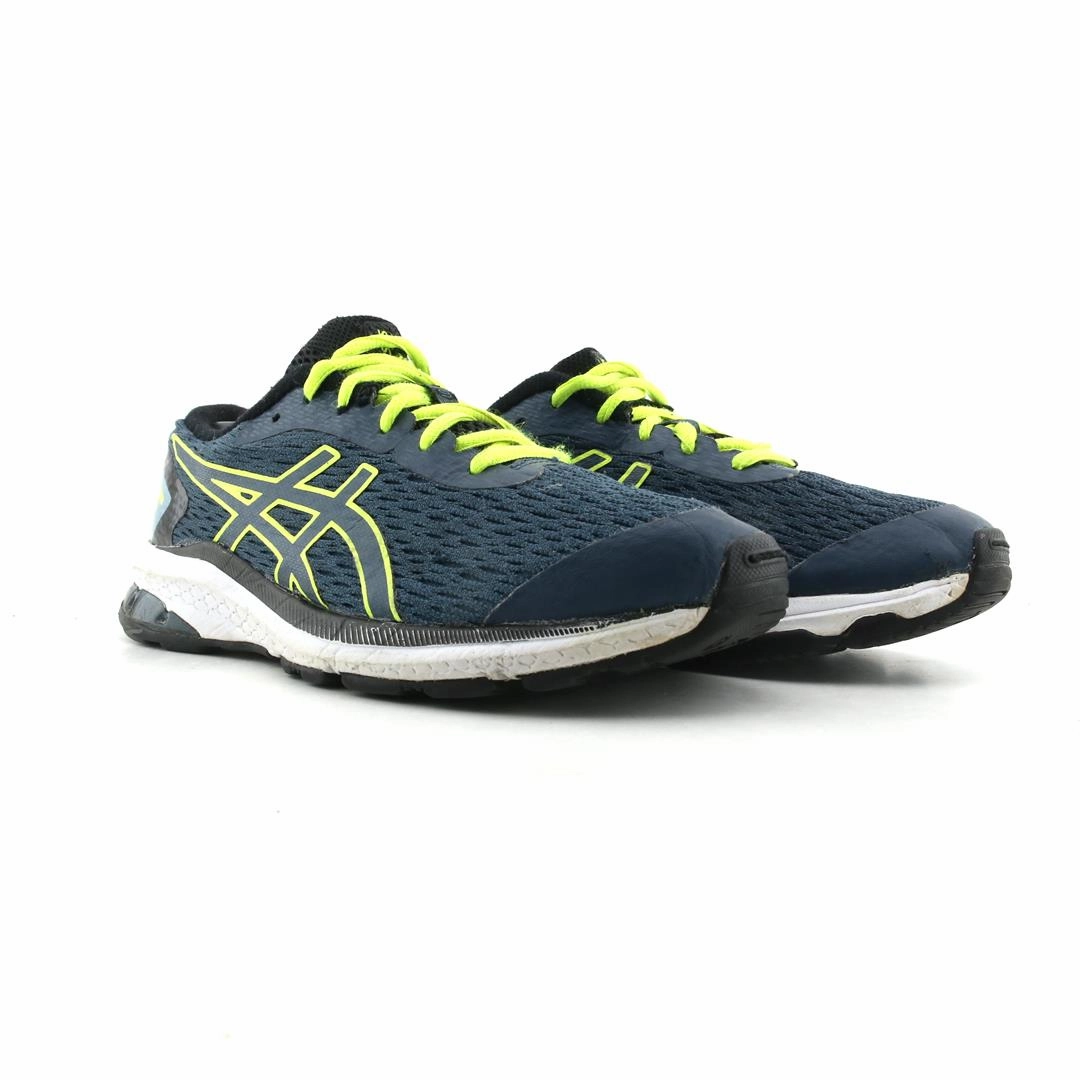 ASICS GT-1000 9 sporty Asics footwear images