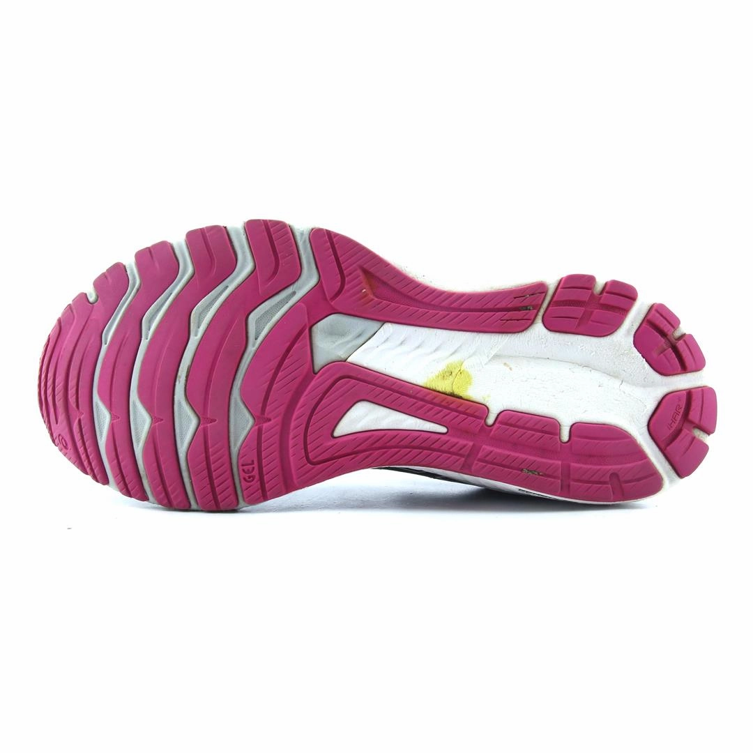 ASICS GT 2000 10 lightweight athletic shoe visuals