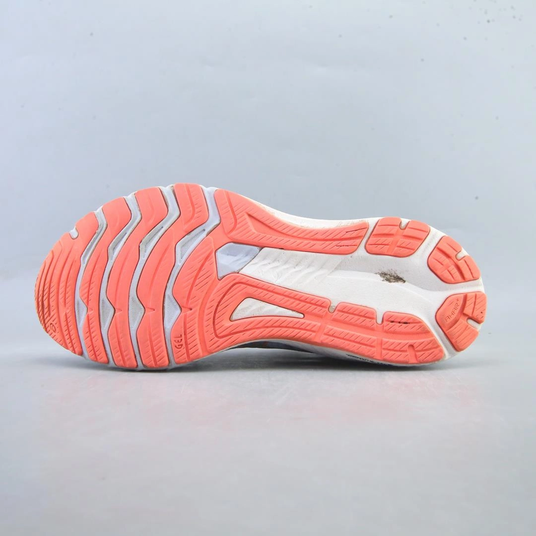 ASICS GT 2000 10 lightweight athletic shoe visuals