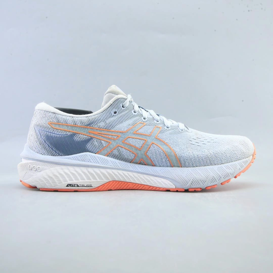 ASICS GT 2000 10 lightweight athletic shoe visuals