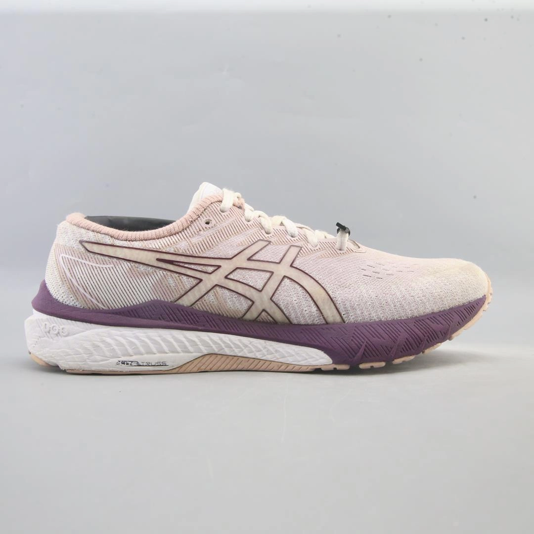 ASICS GT-2000 10 sporty Asics footwear images