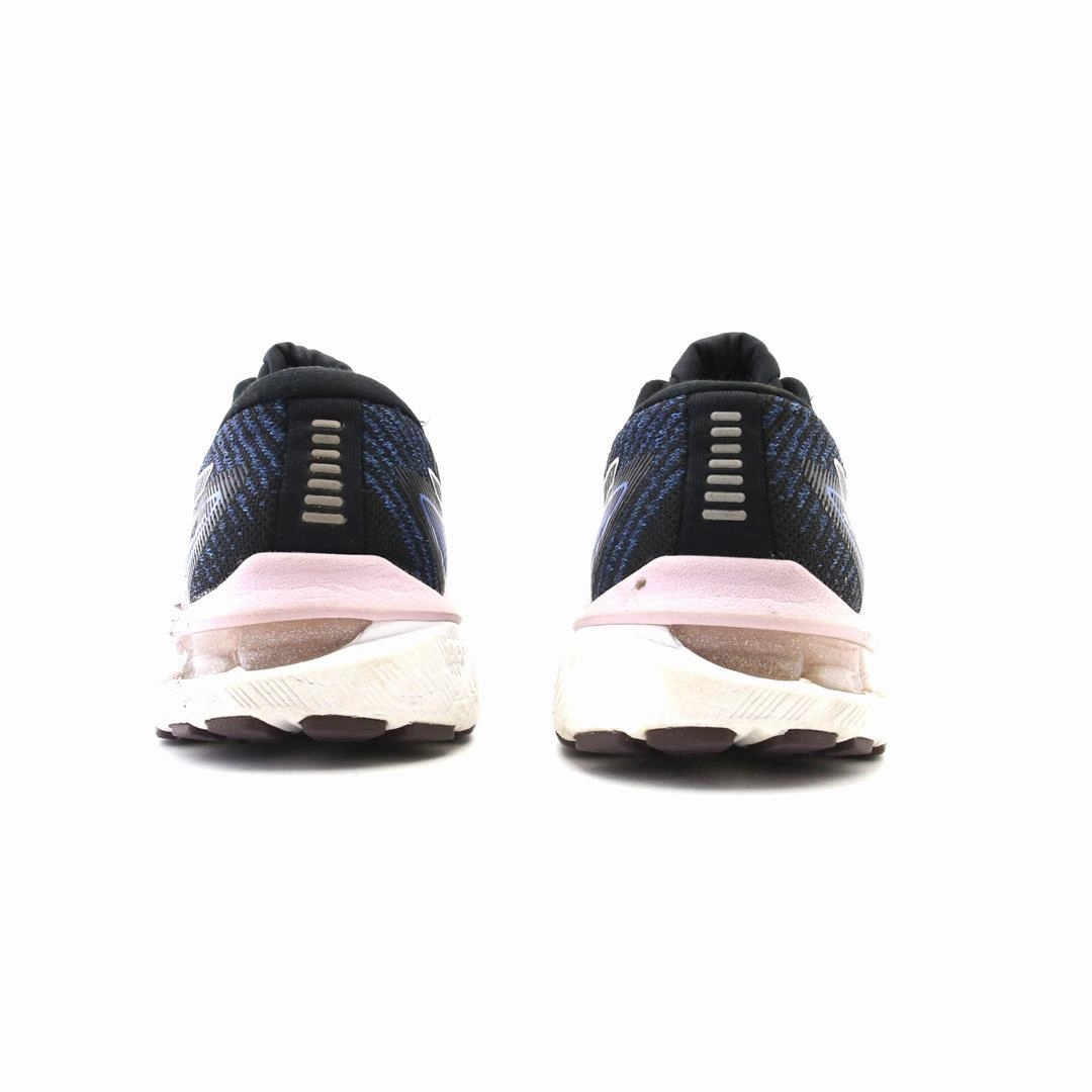 ASICS GT-2000 10 sporty Asics footwear images