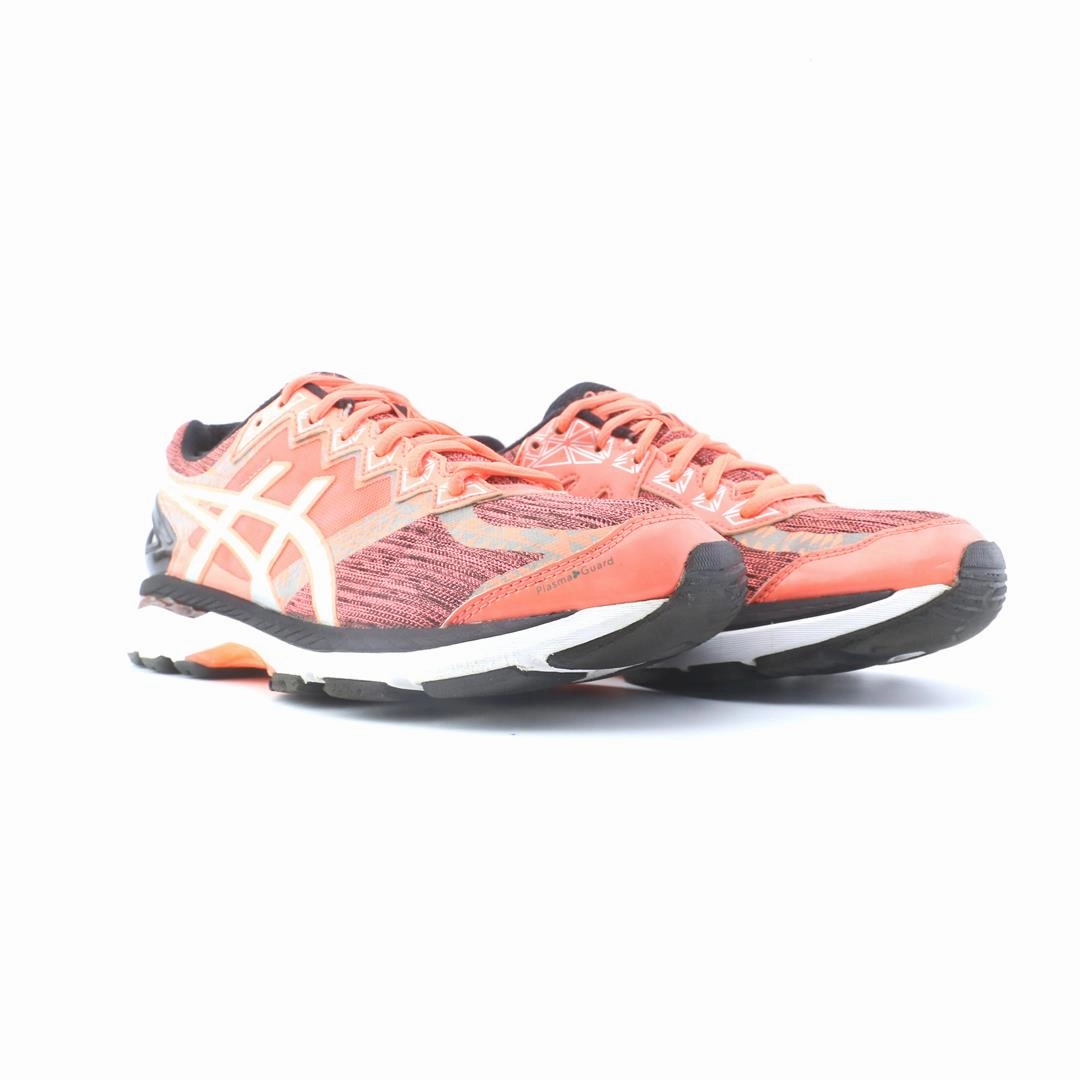 ASICS GT 2000 4 performance running shoe photos