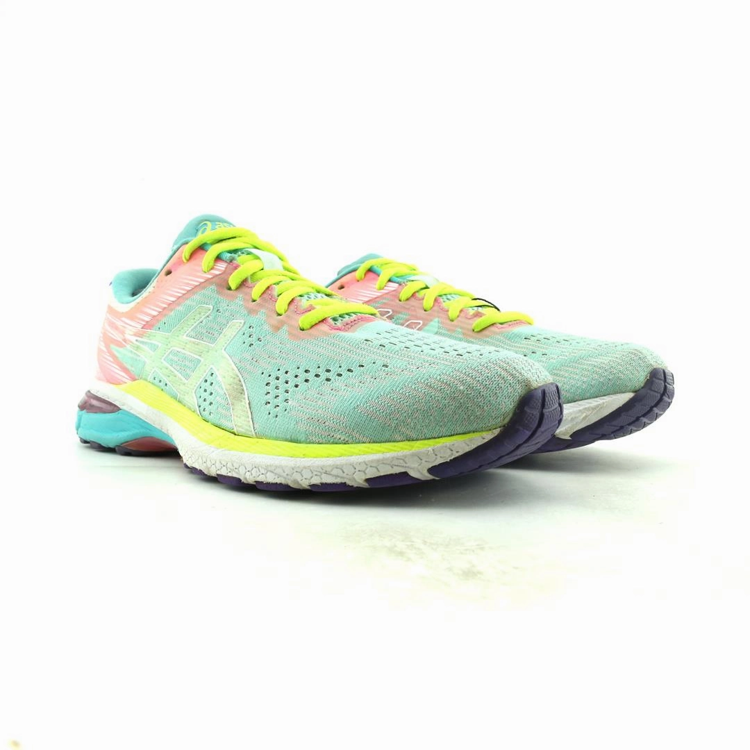 ASICS GT-2000 8 sporty Asics footwear images