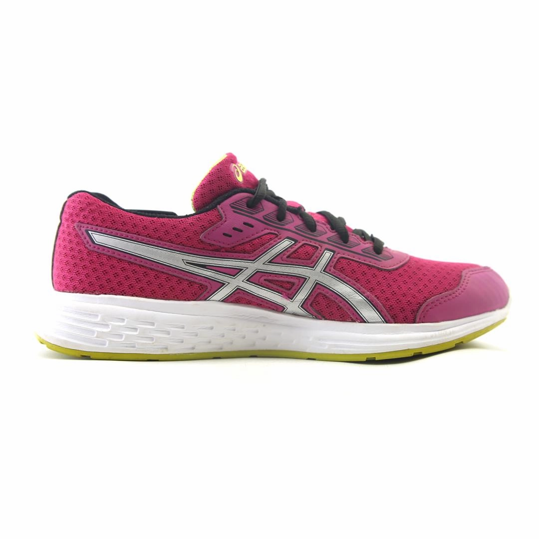 ASICS IKAIA 8 lightweight athletic shoe visuals