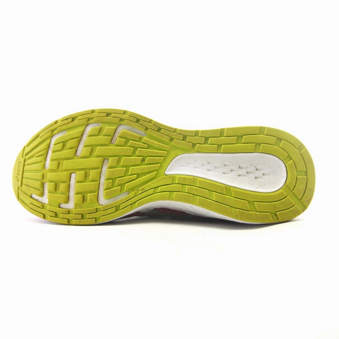 ASICS IKAIA 8 lightweight athletic shoe visuals