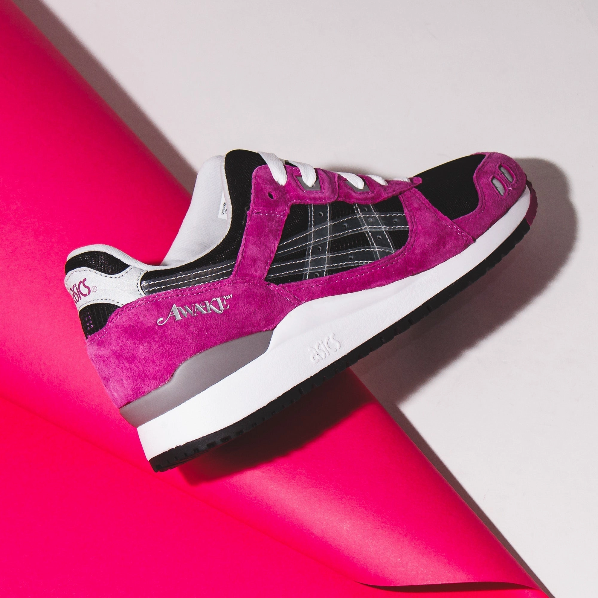 Asics Men x Awake NY Gel-Lyte III OG Black Pink Core 1201A568-001 Asics shoe style pictures