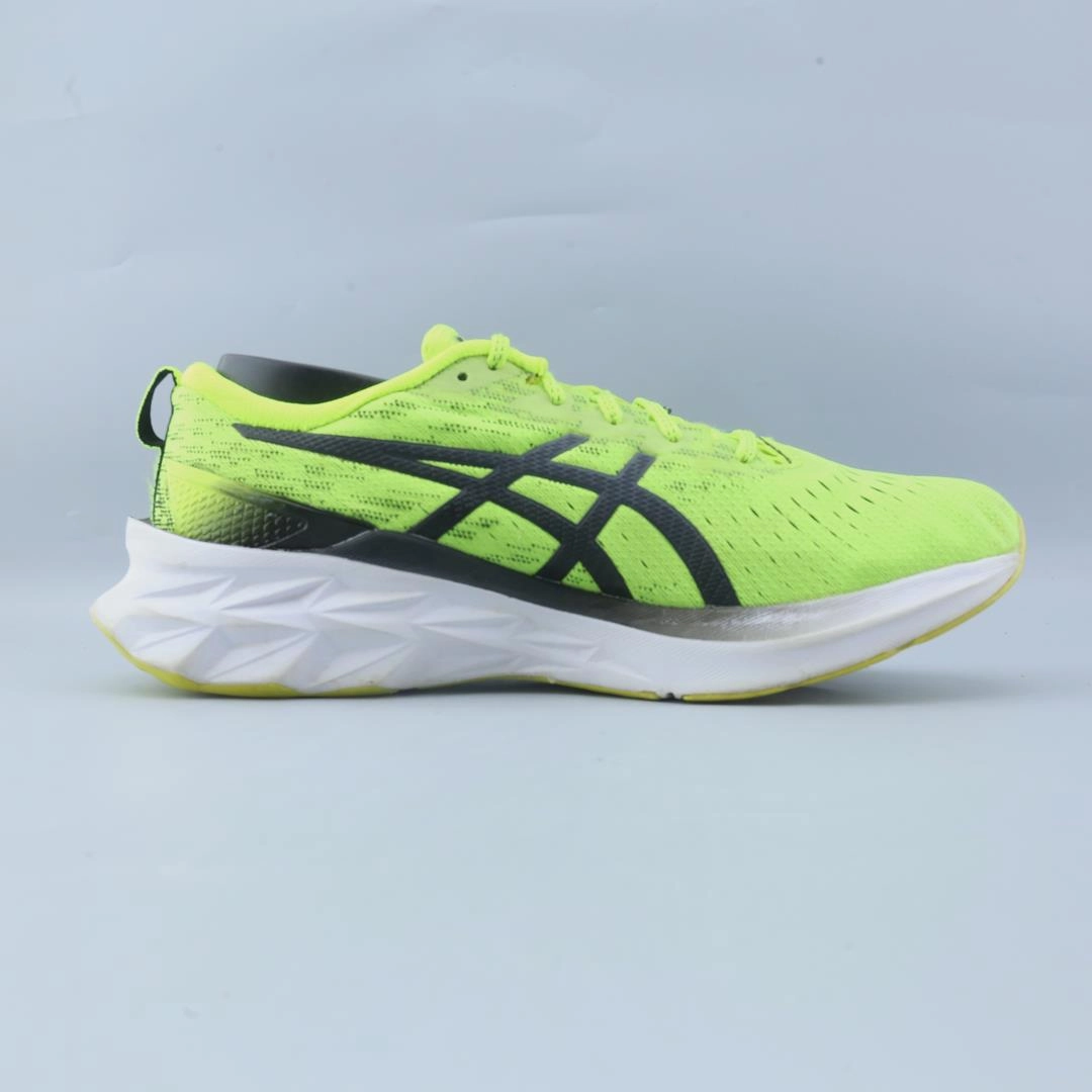 ASICS NOVABLAST 2 performance running shoe photos