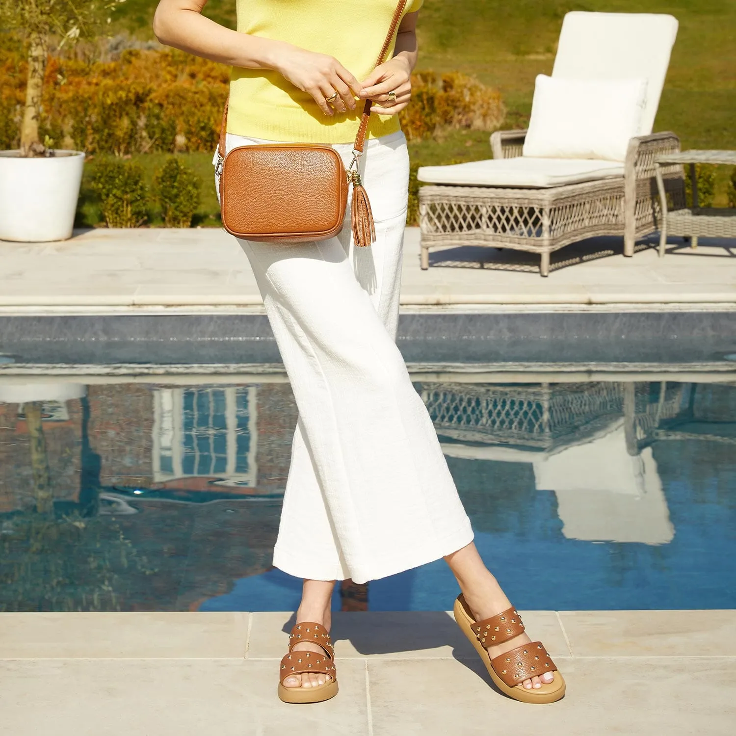 Bobbi: Tan Leather