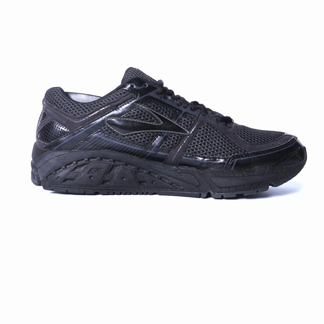 BROOKS ADDICTION A12 Brooks trainer design images