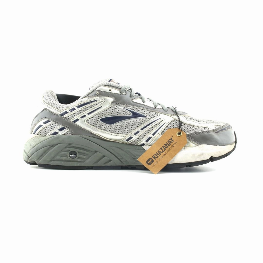 BROOKS ADDICTION Brooks running shoe close-ups