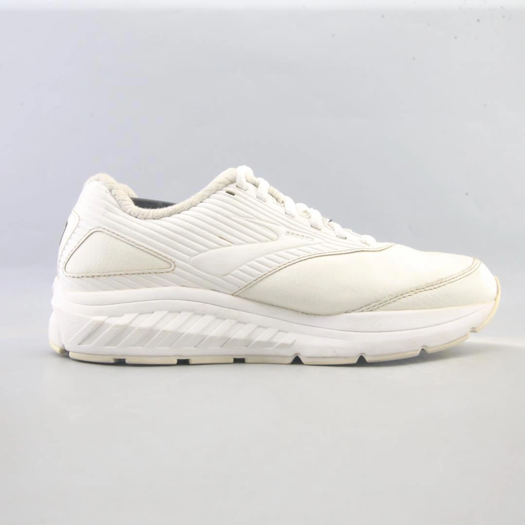 BROOKS ADDICTION WALKER 2 Brooks running footwear shots