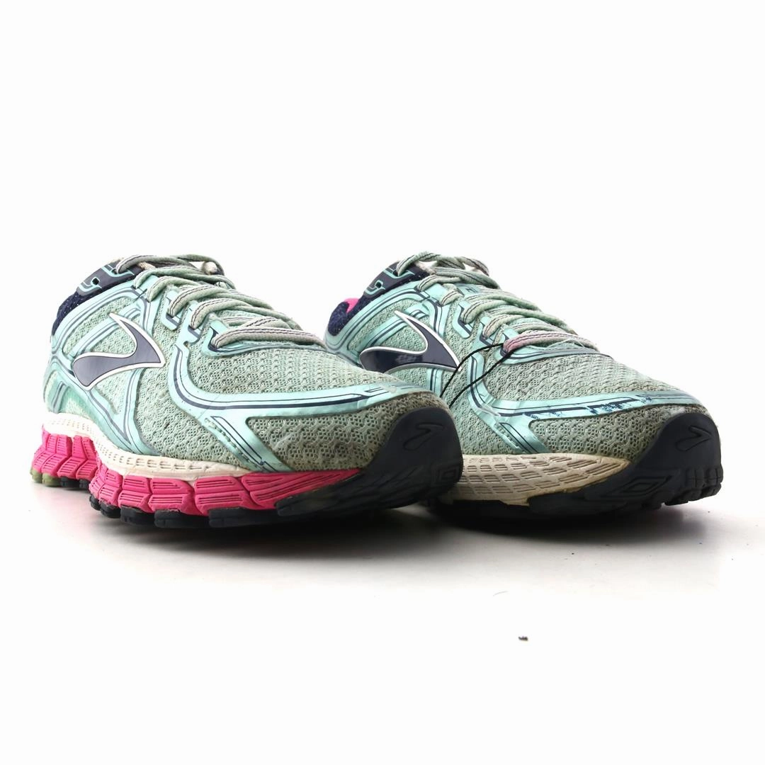 BROOKS ADRENALINE GTS 17 Brooks running shoe close-ups