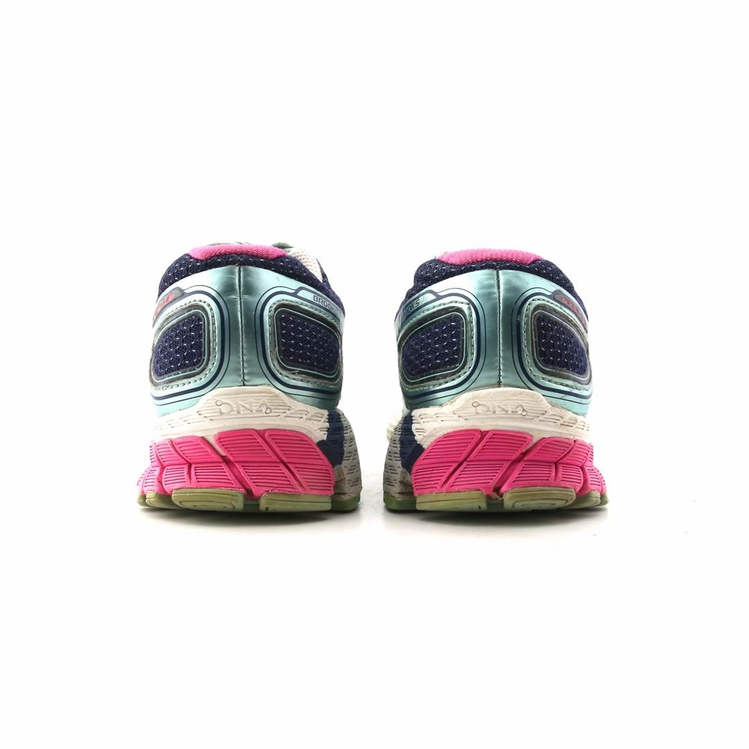 BROOKS ADRENALINE GTS 17 Brooks running shoe close-ups