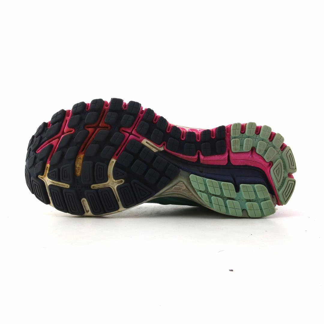 BROOKS ADRENALINE GTS 17 Brooks running shoe close-ups