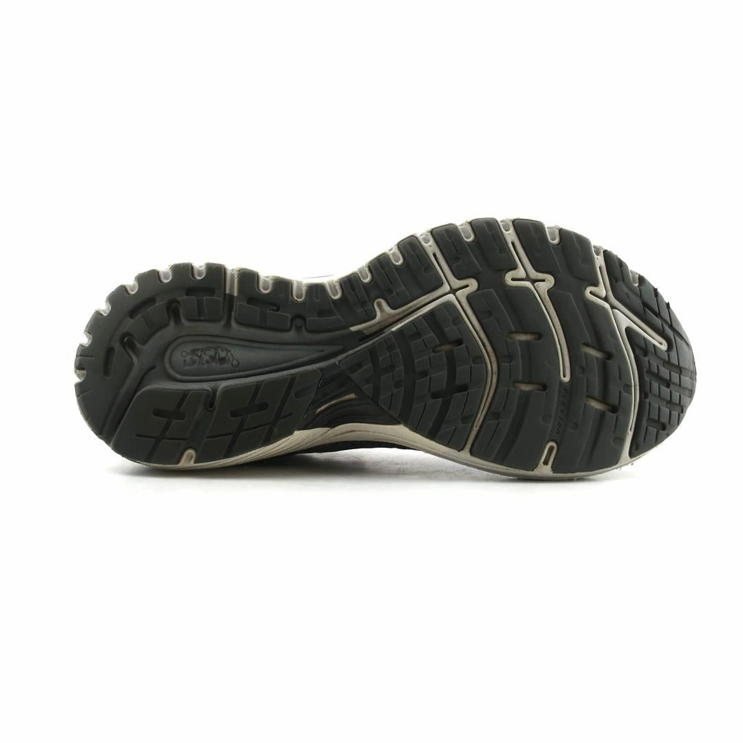 BROOKS ADRENALINE GTS 18 Brooks running shoe close-ups