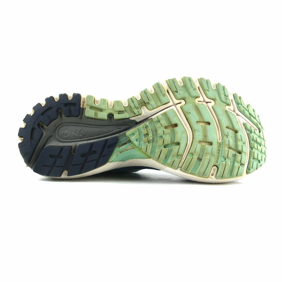 BROOKS ADRENALINE GTS 18 Brooks running shoe close-ups