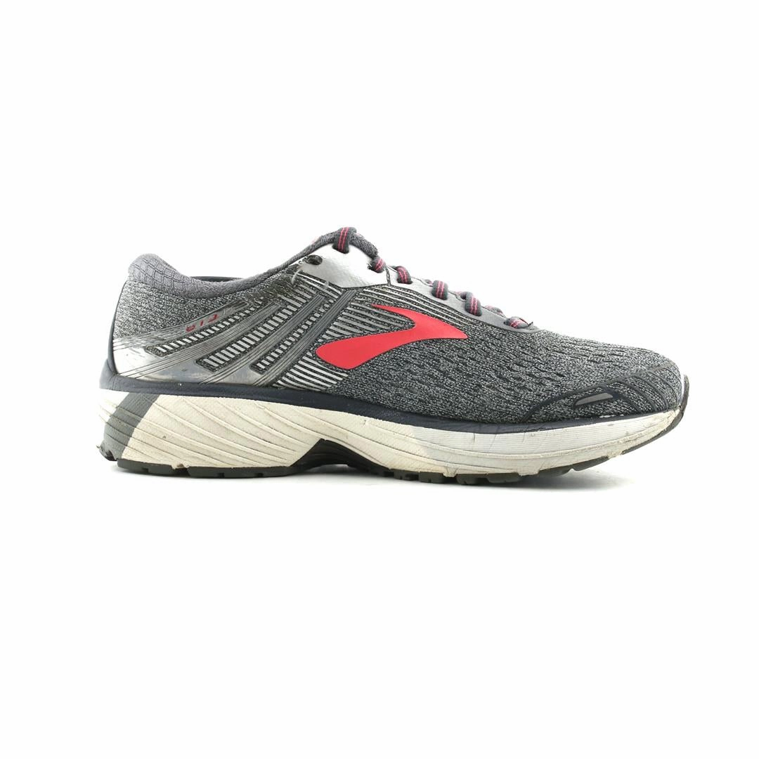 BROOKS ADRENALINE GTS 18 Brooks running shoe close-ups