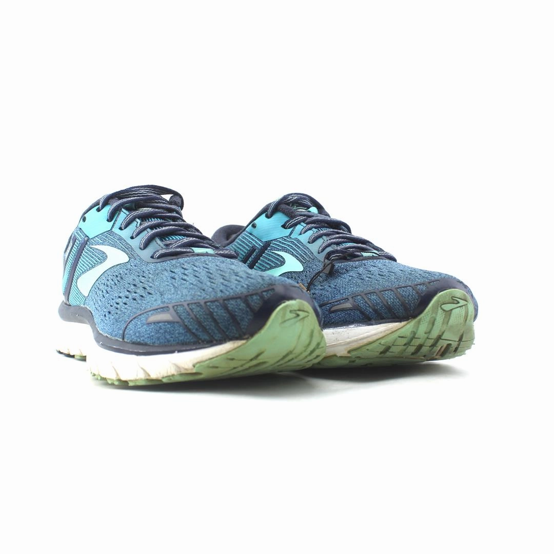 BROOKS ADRENALINE GTS 18 Brooks running shoe close-ups