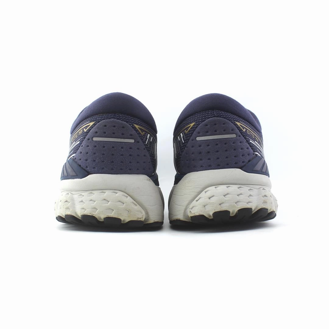 BROOKS ADRENALINE GTS 19 Brooks running footwear shots