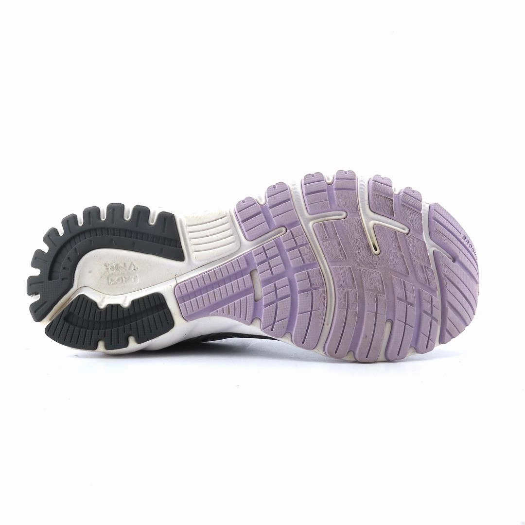 BROOKS ADRENALINE GTS 19 Brooks running shoe close-ups