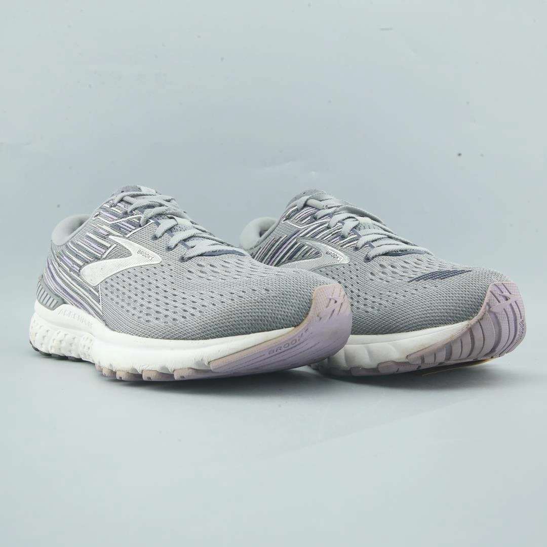 BROOKS ADRENALINE GTS 19 lightweight running shoe photos