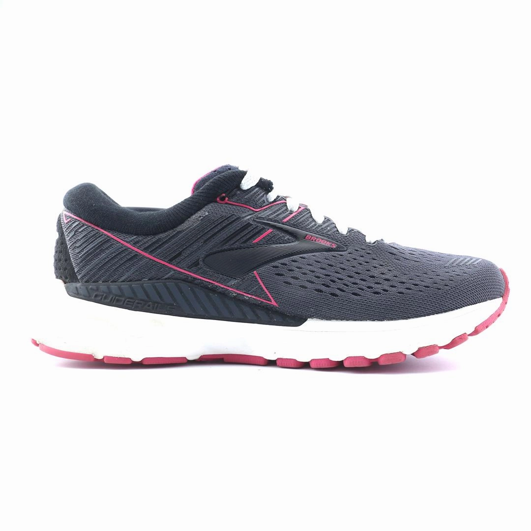 BROOKS ADRENALINE GTS 19 performance running shoe visuals