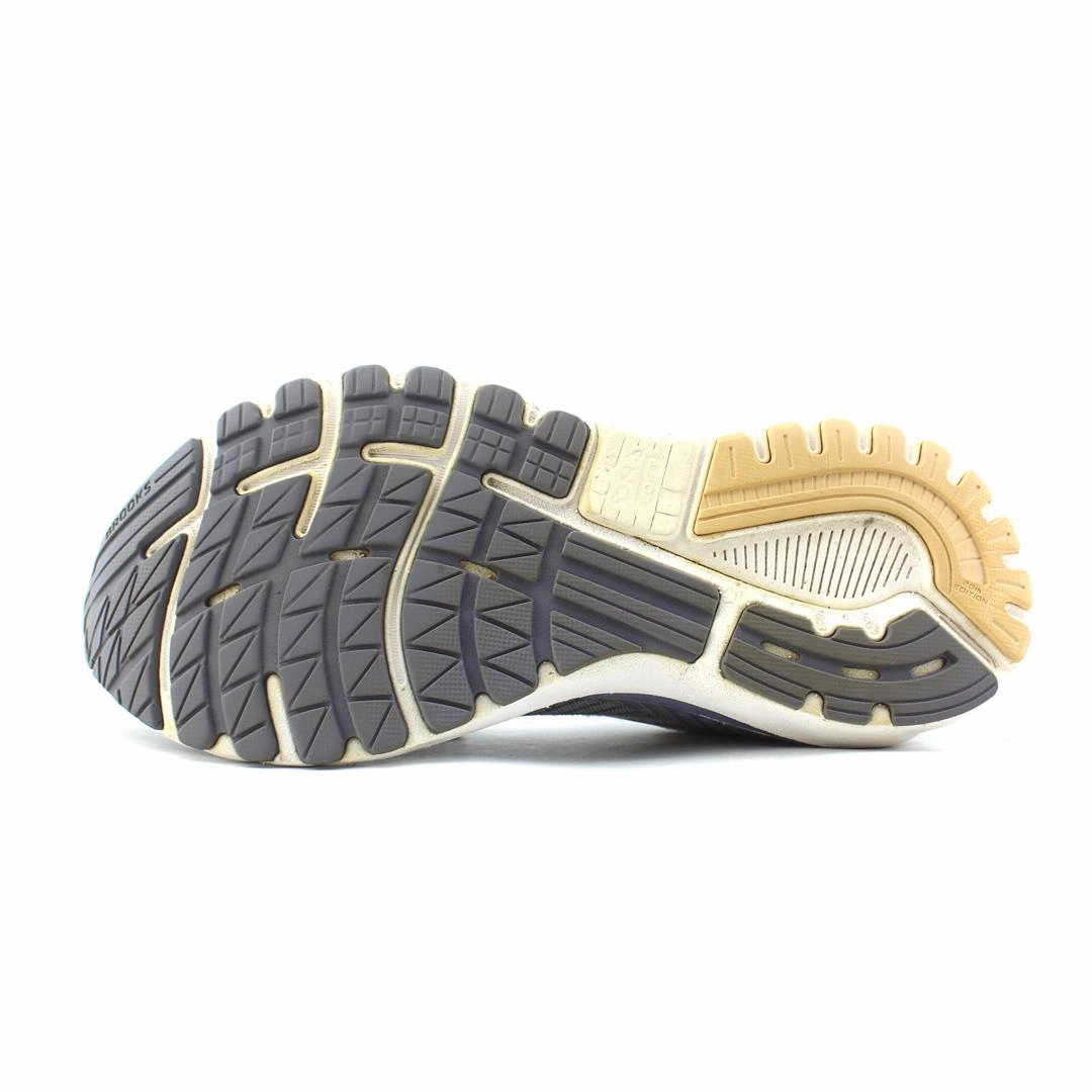 BROOKS ADRENALINE GTS 20 Brooks running footwear shots
