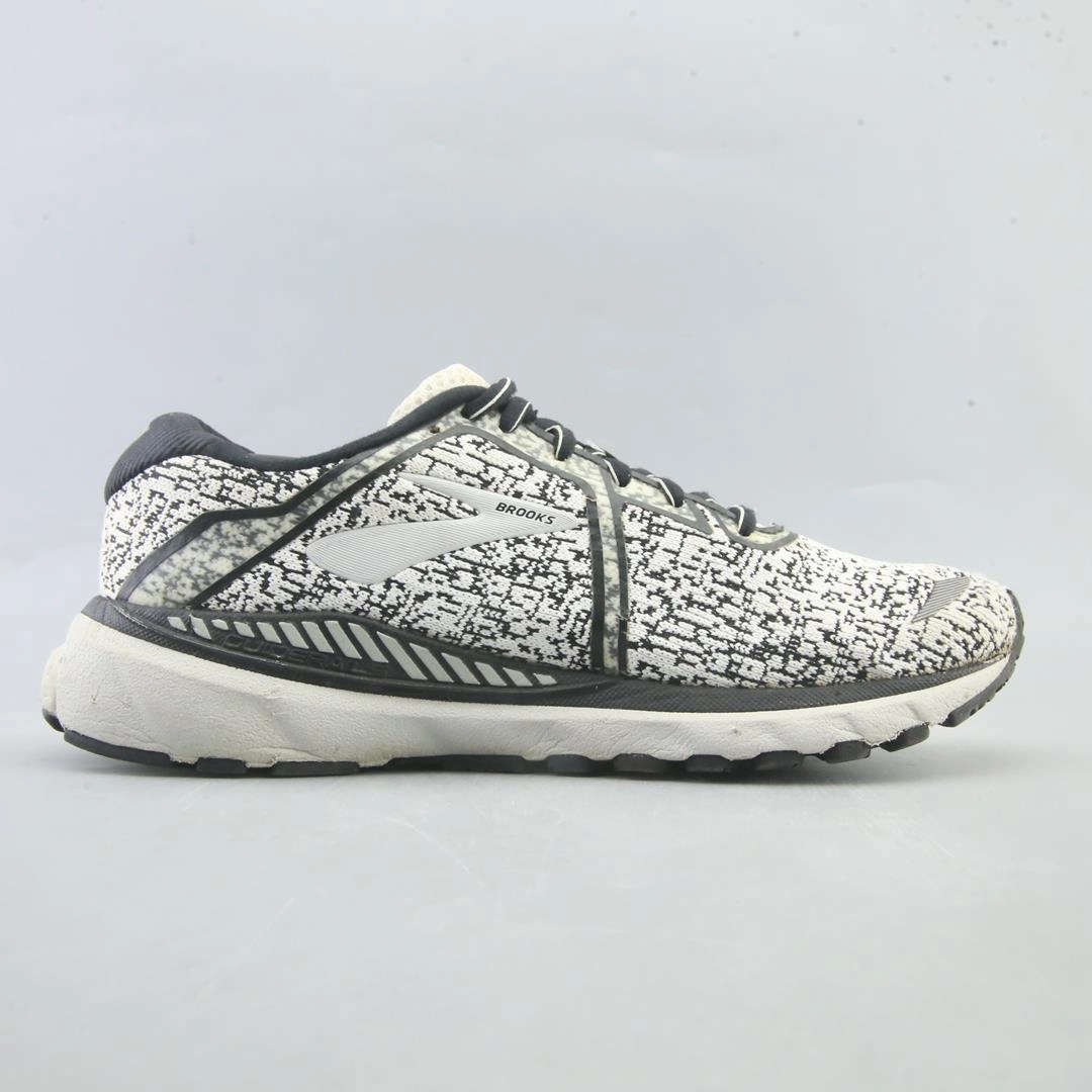 BROOKS ADRENALINE GTS 20 Brooks running shoe close-ups