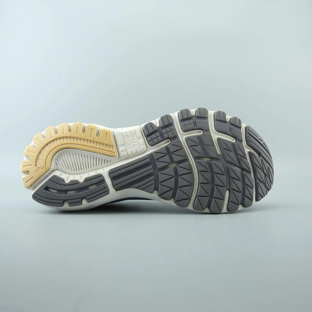 BROOKS ADRENALINE GTS 20 performance running shoe visuals
